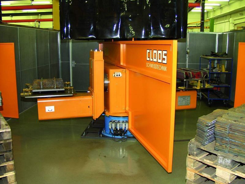 Auf drei Cloos-Roboter-Kompaktanlagen an zwei Standorten werden unterschiedliche Federelemente rationell geschweißt.  Bild: Cloos (Archiv: Vogel Business Media)