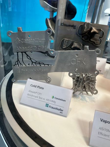 Neue Metalllegierungen oder Verbundwerkstoffe, die mittels LPBF verarbeitet werden, können nicht nur die Wärmeleitfähigkeit verbessern, sondern auch die mechanische Festigkeit und die Lebensdauer der Bauteile erhöhen. Beispiele hierfür sind wärmeleitende Gehäuse, thermisch optimierte Bauteile in elektrischen Geräten oder hochleistungsfähige Wärmespeichermaterialien. (Bild: VCG/Juliana Pfeiffer)