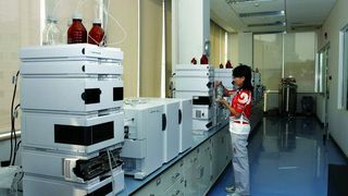 1		Während der Olympischen Spiele 2008 in Peking wurden mehr als 4500 Dopingkontrollen durchgeführt. Dabei kamen auch LC/MS-QQQ-Systeme von Agilent zum Einsatz. (Archiv: Vogel Business Media)