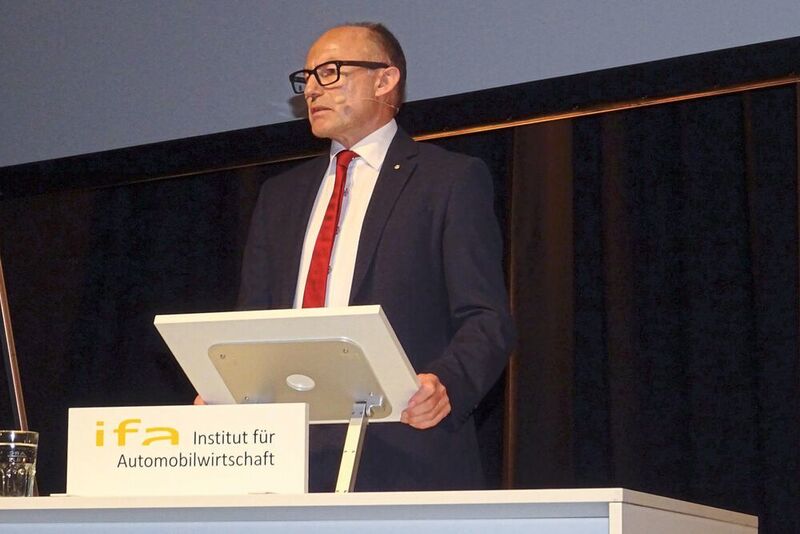 Michael Ziegler, Präsident des Kfz-Gewerbes Baden-Württemberg, fordert von den Herstellern die Rückkehr zu Verantwortung und Fairness. (Seyerlein / »kfz-betrieb«)