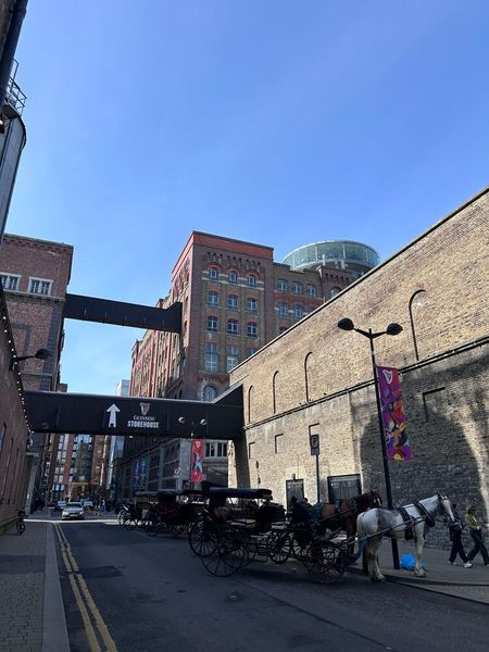 Wir müssen uns sputen, denn unsere Führung fängt gleich an. (Bild: Vogel IT-Medien GmbH)