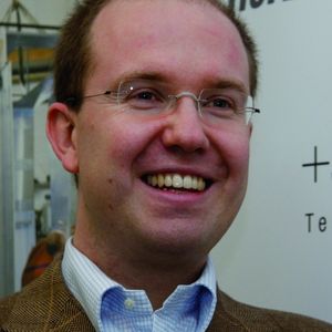 Markus Schmitt, Geschäftsführer der Herzau + Dipl. Ing. K. Schmitt GmbH in Fulda: „Mit der Investition in die neue Wasserstrahlschneidanlage werden wir unsere Marktstellung weiter ausbauen.“ Bilder: Koch
