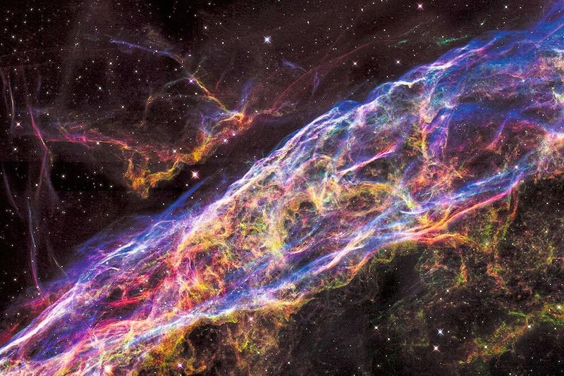 Das Hubble-Weltraumteleskop hat einen kleinen Ausschnitt der expandierenden Überreste eines massereichen Sterns, der vor etwa 8000 Jahren explodierte, mit atemberaubenden Details enthüllt. (NASA/ESA/Hubble Heritage Team)