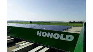 Solardach: Honold hat mit PV-Anlagen auf seinen Dachflächen seit 2010 schon über 28.000 Tonnen Kohlendioxid eingespart. (Bild: Honold)