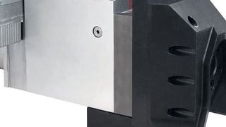 Mit dem neuen servohydraulischen Anschlag erhöht Hatebur die Effizienz bei der Massivumformung. (Hatebur)