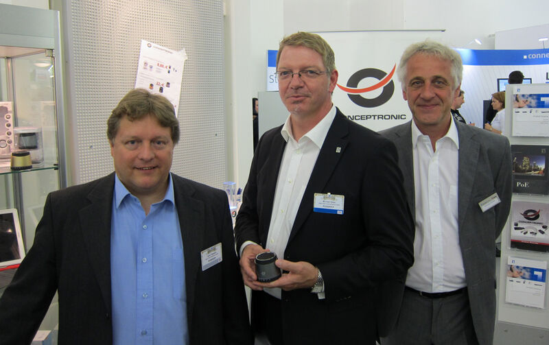(v. l.) Twan Faessen, Ingram Micro, betreute Michael Oster und Michael Weber, Digital Data, bis zum Morgengrauen.		 (IT-BUSINESS)