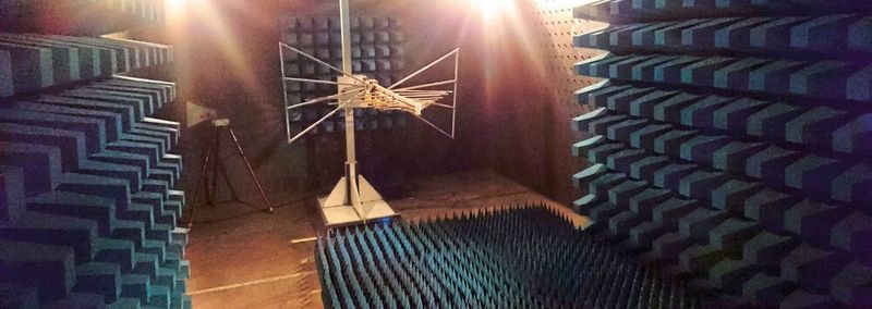 Bei der Arbeit mit geregelten Antrieben gilt es immer die elektromagnetische Verträglichkeit (EMV) im Blick zu behalten. Bei der Arbeit mit geregelten Antrieben gilt es immer die elektromagnetische Verträglichkeit (EMV) im Blick zu behalten.