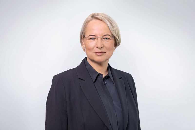 Sabine Maaßen ist seit 2016 bei Thyssenkrupp und dort seit 2018 als Chief Human Resources Officer (CHRO) verantwortlich für die Business Area Steel Europe. Zuvor war die promovierte Juristin mehr als zehn Jahre im Vorstand der IG Metall und dort zuletzt Leiterin des Justiziariats. Als Arbeitnehmervertreterin hatte sie bereits mehrere Aufsichtsratsmandate in der Automobilindustrie inne. Die 53-Jährige übernimmt am 1. April 2020 bei Audi das Vorstandsressort Personal und Organisation von Wendelin Göbel. (Audi)