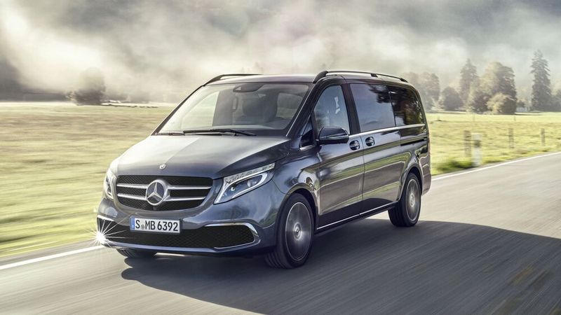 Platz eins bei den Großraum-Vans im Juli 2026: Mercedes V-Klasse, 2.237 Neuzulassungen. (Bild: Daimler)