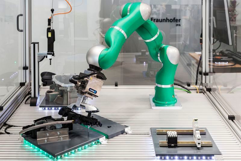 Die Experten präsentieren ebenfalls eine Software für feinfühlige Montageprozesse. (Bild: Fraunhofer-IPA)