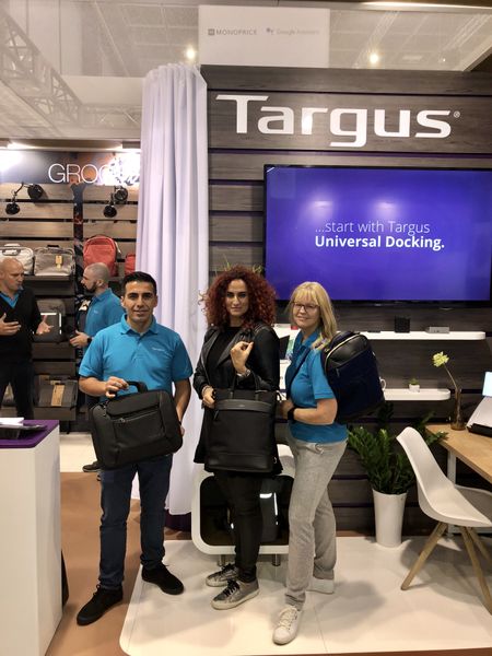 Besa, IT-BUSINESS, Bisar Yesil und Beate Bandholz, Targus, haben ihre wertvollen Gegenstände save in der 