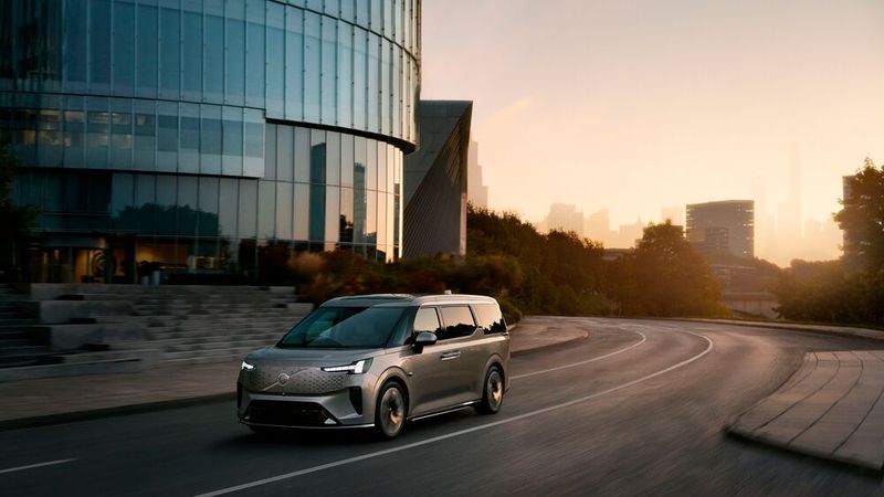 Mit dem EM90 interpretiert Volvo den Luxus-Van auf seine ganz eigene Weise. (Bild: Volvo)