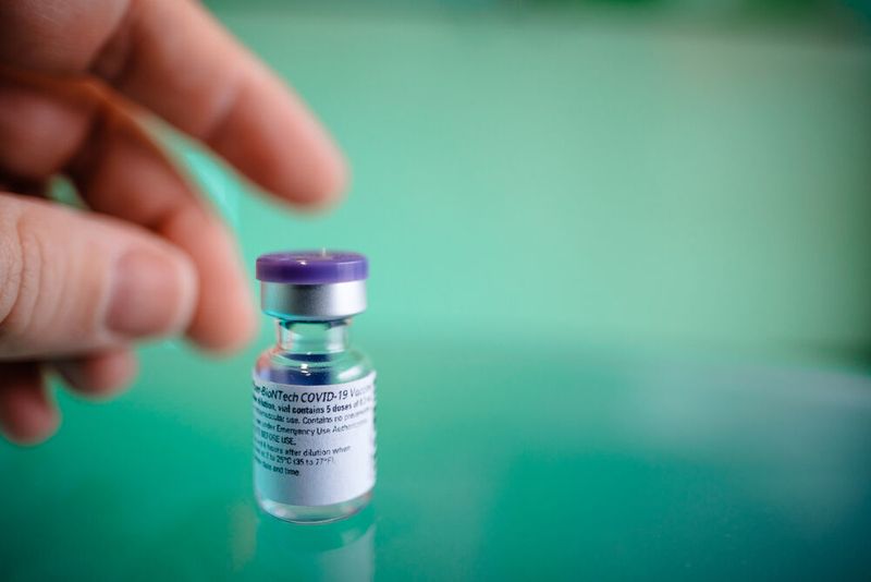 Für den Covid-19-Impfstoff von Biontech baut Evonik zusätzliche Kapazitäten zur Lipidproduktion in Deutschland auf. (Rockstein Fotografie/ Biontech)
