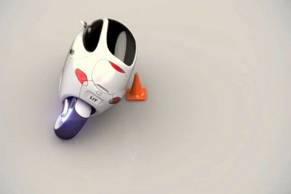 Auch beim Slalomfahren halten die beiden Gyroskope den C-1 stabil (Lit Motors)