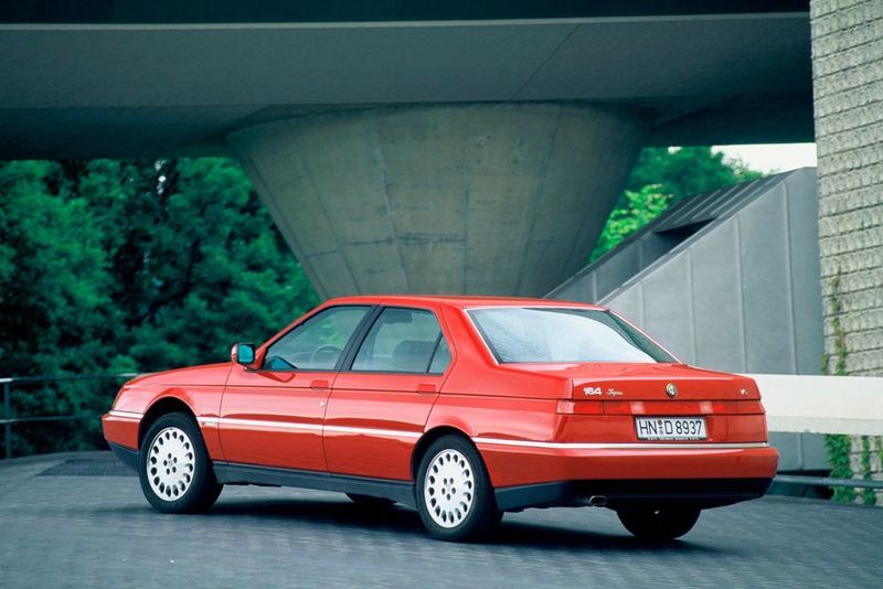 Optional ist der 164 außerdem als Q4 mit permanentem Allradantrieb lieferbar. (Alfa Romeo)