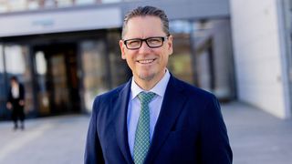 Remi Eriksen, CEO von DNV: „Es besteht ein dringender Bedarf an zuverlässigen nicht-fossilen Kraftstoffen, um die Emissionsreduzierung zu unterstützen, insbesondere im See- und Luftfahrtssektor.“ (Bild: Sturlason AS Polyfoto)