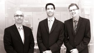 Haben angesichts der guten Aussichten in 2013 gut lachen: Dr. Jérôme Freissmuth, Christian Treitel und Uwe Harbauer (von links nach rechts) (Bild: Mühlenkamp)