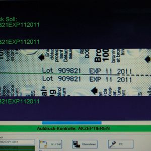 Alufolien von Blisterverpackungen sind für Tintenstrahlaufdrucke ein Untergrund mit permanenten Problemzonen. Bild: Cognex