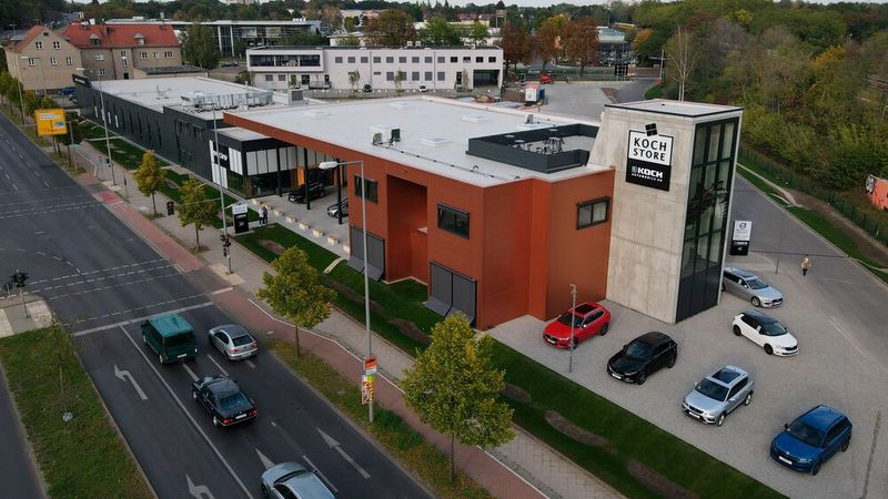 Direkt angrenzend hat die Autohausgruppe auch für die Marke Volvo neu gebaut.  (Bild: Koch-Gruppe)