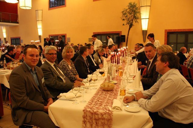 Auf der Abendveranstaltung ging das Networking weiter. (Archiv: Vogel Business Media)