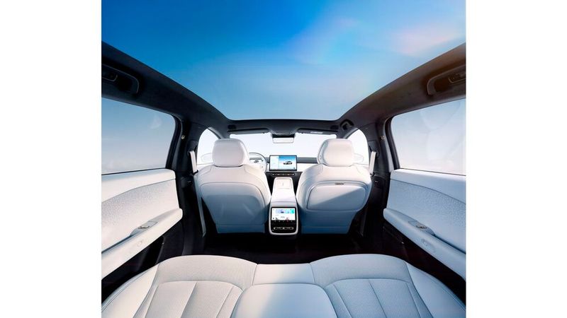 Neu ist zudem eine kamerabasierte Umfeldüberwachung, die auch automatisiertes Fahren ermöglichen soll. (Bild: Xpeng)