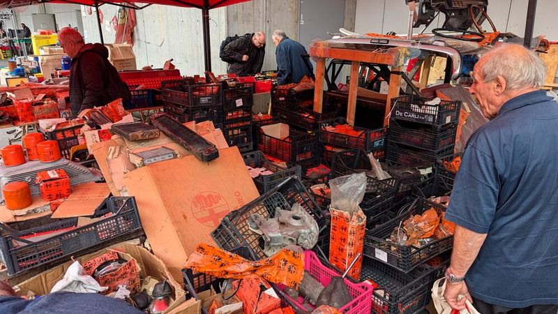 Sie suchen ein Ersatzteil für Ihren Alfa? Beim fröhlichen Kistenwühlen wurden Sie hier vielleicht fündig. (Bild: Dominsky)