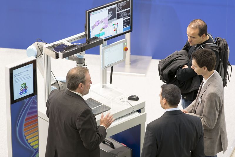 Die Vision 2014 wirft bereits ihre Schatten voraus - vorab noch ein Rückblick auf das Messegeschehen aus 2012. (Bild: K.Tschovikov/Messe Stuttgart)