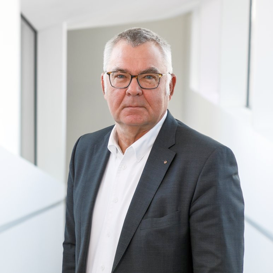 Karl Hagspiel, Senior Circular Economy Expert bei Alpla: "Bio-PE aus Zuckerrohr-Reststoffen bietet hervorragende Verwertungslösungen im Verpackungsbereich."(Bild:  Alpla)