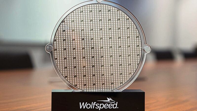 Wolfspeed hat im Bundesstaat New York eine 200-mm-Fab eröffnet. Erste Chips liefen Anfang des Monats vom Band.