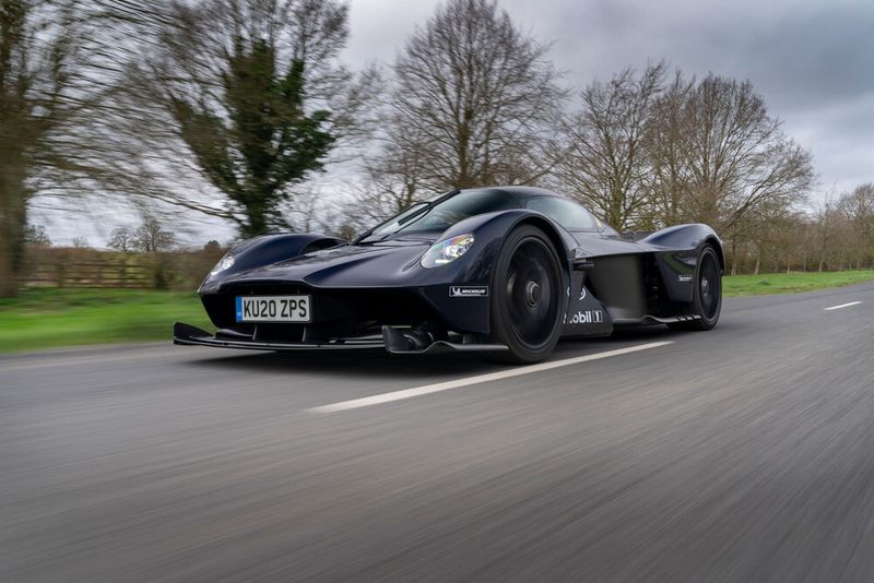 Alle 175 Exemplare mit einem Stückpreis von rund drei Millionen Euro sind bereits verkauft. (Bild: Aston Martin)