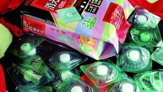 Die spezielle, im Tiefziehverfahren hergestellte Blisterpackung der Mottenkugeln bestimmt die Funktionalität des Produkts wesentlich mit. (Archiv: Vogel Business Media)