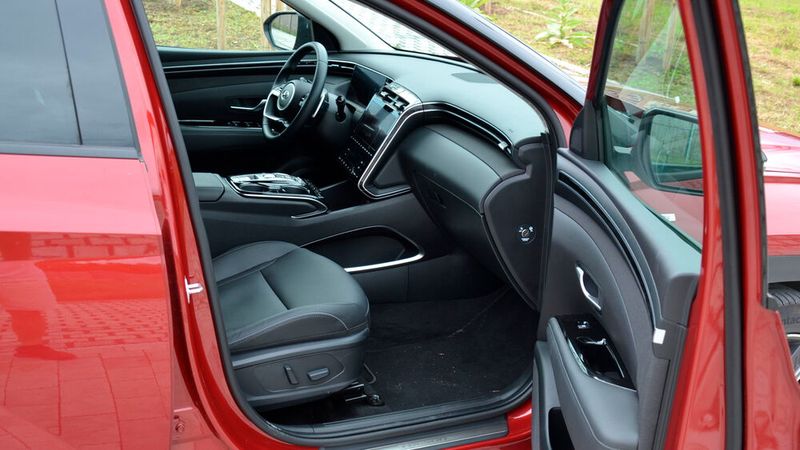 Der neue Tucson empfängt seine Passagiere in einem hochwertig gestalteten Fahrgastraum. (Bild: Michel/»kfz-betrieb«)