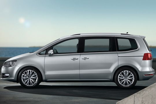 Preislich beginnt die Großraumlimousine bei 28.875 Euro für die Einstiegsvariante mit einem 110 kW/150 PS starken 1,4-Liter-Turbo-Benziner. (Archiv: Vogel Business Media)