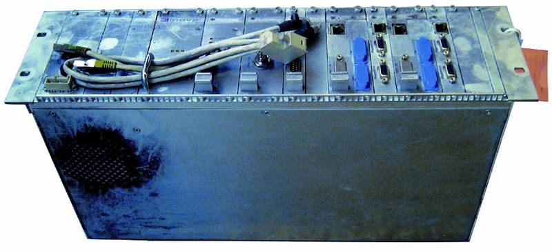 3 Robuste 3U-CompactPCI-Komponenten und –Peripherie  ... sichern den zuverlässigen Betrieb selbst in klimatisch rauer Umgebung und erfüllen dabei spielend die strengen internationalen Standards bezüglich Schock, Vibration und EMV. Der jahrelange Betrieb hinterlässt dabei sichtbare Spuren. (Archiv: Vogel Business Media)