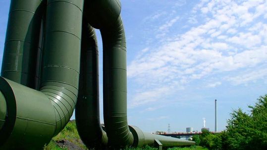 Eine neue Großwärmepumpe in Herne hebt Abwärme aus der Chemieproduktion auf rund 130 Grad an und speist sie ins Fernwärmenetz ein.(Bild:  frei lizenziert /  Pixabay)