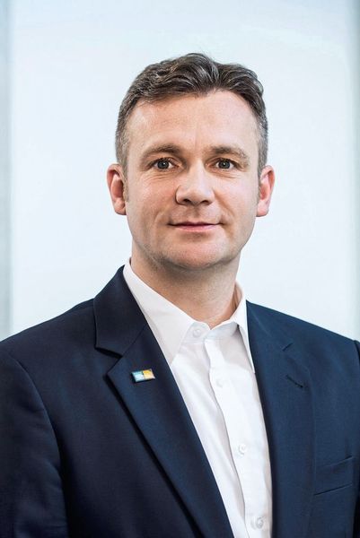 In Geschäftsführung berufen: Die Hima Paul Hildebrandt GmbH hat Tobias Hoche zum neuen Chief Financial Officer ernannt. Der 44-Jährige tritt die Nachfolge von Reinhard Seibold an. Hoche besitzt langjährige Erfahrung in der Steuerung und Finanzierung internationaler mittelständischer Technologieunternehmen sowie in der Optimierung von Strukturen und Prozessen. Zuletzt hatte er die Position des Geschäftsführers Finanzen und Produktion bei der Oeltechnik-Gruppe inne. (Hima Paul Hildebrandt GmbH)