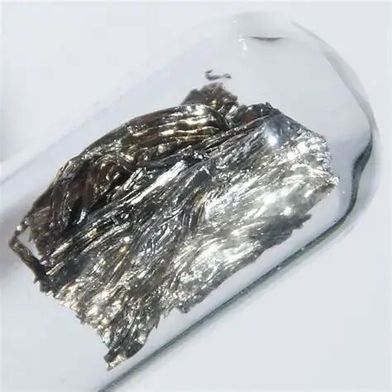 Chinas Kontrollen zum Export seltener Erden haben die Preise in die Höhe schießen lassen. Die Verteuerung trifft mit etwa 19 Prozent das Element Terbium am stärksten. Und als wäre das nicht schon übel genug, machen weitere Hü- und Hott-Spielchen von Donald Trump Kummer. (Bild: Minecrafter)