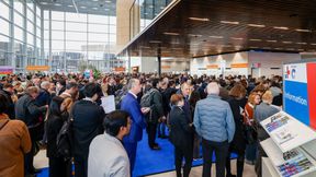 Jedes Jahr findet Mitte November die internationale Gesundheitsmesse Medica in den Düsseldorfer Messehallen statt. Zeitgleich wird dort auch die Compamed veranstaltet. (Bild: © Messe Düsseldorf / Tillmann)
