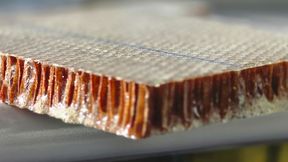 The composite material made of epoxy and glass fibers not only protects against flames but is also fully recyclable. (Source: Empa)