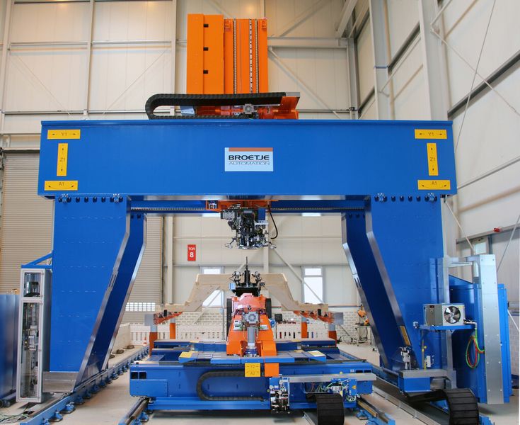 MPAC-Anlagen von Broetje-Automation verbinden mit hunderttausenden von Nieten die Rumpfbauteile von Großraumflugzeugen. (Bild: Broetje-Automation)