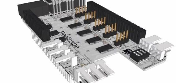 Replicape von Elias Bakken: Die Steckkarte für den Basiscomputer Beaglebone hilft beim Bau von 3D-Druckern (Bild: Elias Bakken / beagleboard.org)