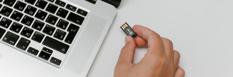 Bei der Malware auf USB-Sticks handelt es sich vor allem um Trojaner mit Fernsteuerung, die häufig in Excel-Dokumenten versteckt werden.(Bild:  gemeinfrei // Pexels.)