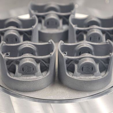 Ein Ersatzbild, weil die 3D-gedruckten Zylinderköpfe erst zum 2. Classic Business Day gezeigt werden: Gemeinsam mit Mahle arbeitet Porsche an 3D-gedruckten Hochleistungskolben. (Bild: Porsche)
