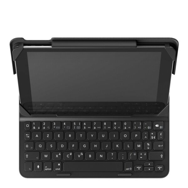 Die QODE-Slim-Style-Tastatur für iPad Air und iPad Air 2 (F5L174de) schlägt mit 99,99 Euro zu Buche. Dabei handelt es sich um eine folienartige Hülle inklusive Bluetooth-Tastatur und Standfuß. (Bild: Belkin)