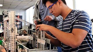Wo geht das Azubi-Recruiting hin? Das will wieder der Solinger Ausbildungsspezialist u-form Testsysteme wissen. Und zwar anhand von Befragungen an angehende Azubis und Ausbilder. Hier mehr dazu. (Bild: VCG)