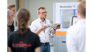 Der Klippon Automated Rail Assembler bietet eine deutliche Zeitersparnis und optimiert Arbeitsprozesse durch die automatisierte Bestückung von Tragschienenkomponenten. (Bild: Weidmüller)