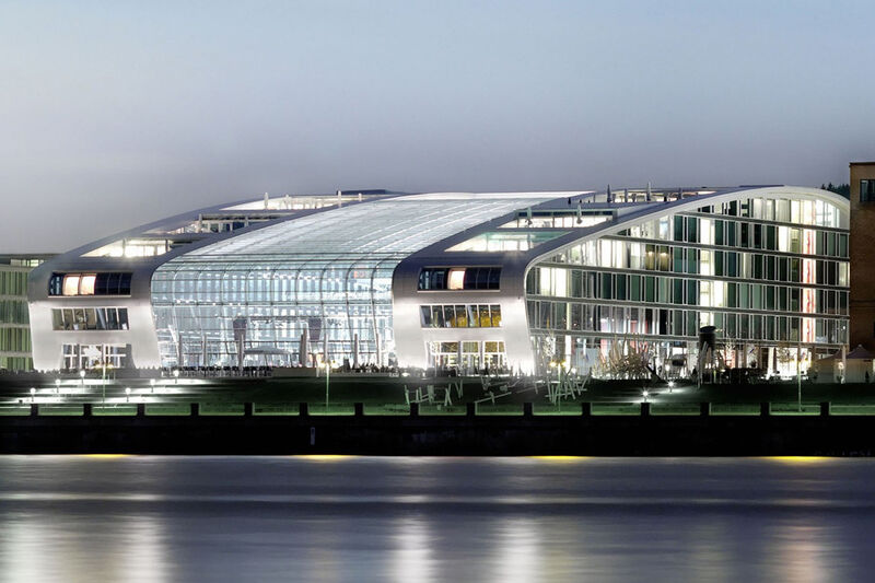 Das futuristisch anmutende Designhotel Kameha Grand direkt am Rhein bei Bonn bildete den passenden Rahmen für Partner- und Kundenkonferenz Innovation Day 2015 der Software AG. (Bild: Software AG)