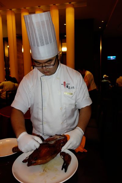 Ortstypisch für Ylan wird die Ente für 7 verschiedene Menüs präpariert. (Bild: IT-BUSINESS)