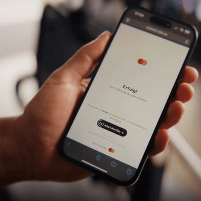 Deutsche Verbrauchen wollen KI-Einkaufsassistenten als Co-Pilot nutzen, nicht als Autopilot. (Bild:Unzer)