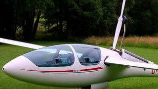 Der Segler ist mit einem Elektromotor ausgestattet, damit der Pilot bei ungünstigen Wetterbedingungen oder schlechter Thermik einen Flughafen ansteuern und landen kann. (DHBW Mosbach/Manfred Münch)